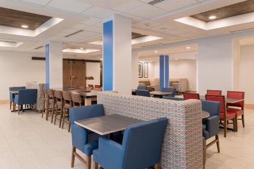 Holiday Inn Express Hotel & Suites Columbia I-26 @ Harbison Blvd image 1